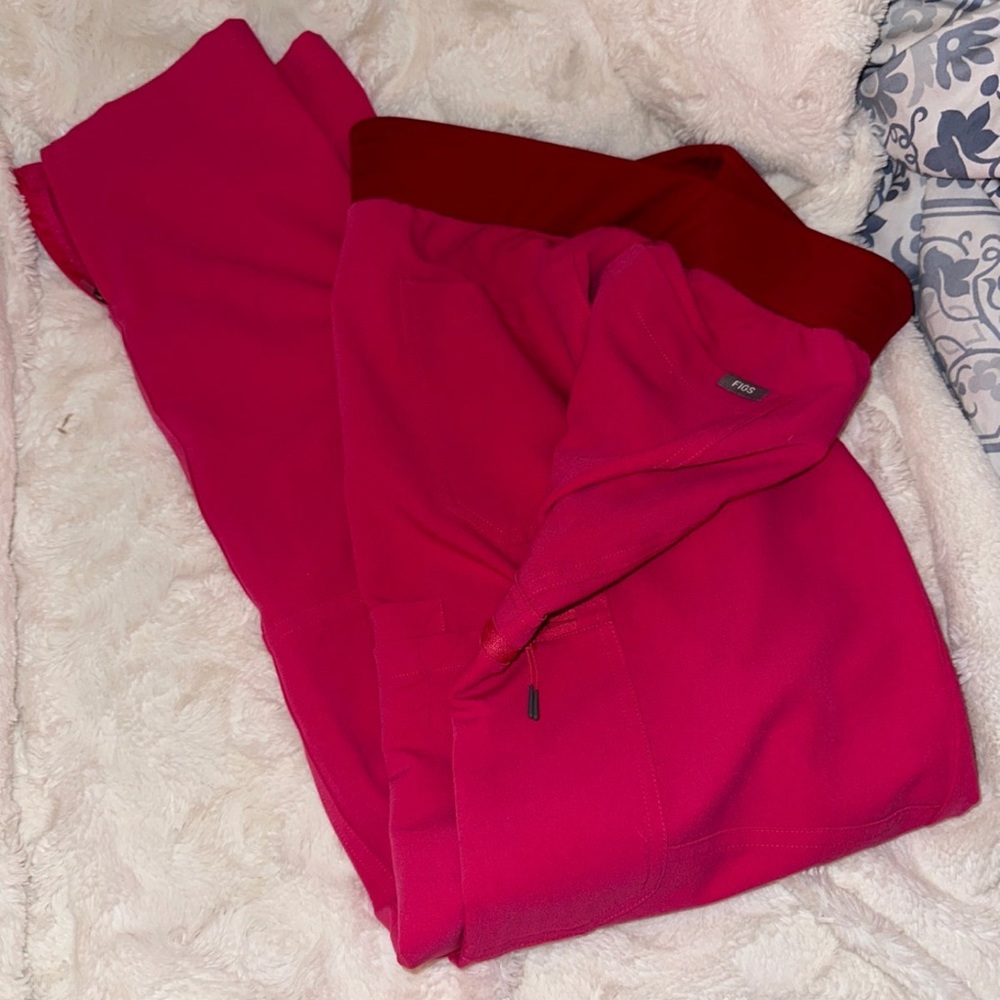 Figs Shocking Pink Scrub pants, size women’s small, regular length and waist
